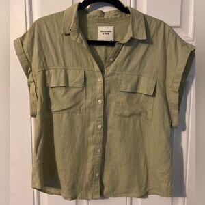 Pretty, lightweight Abercrombie blouse.